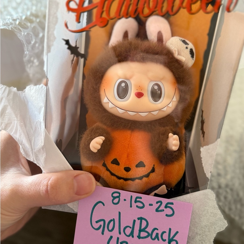 Labubu Sitting Pumpkin Halloween Exclusive